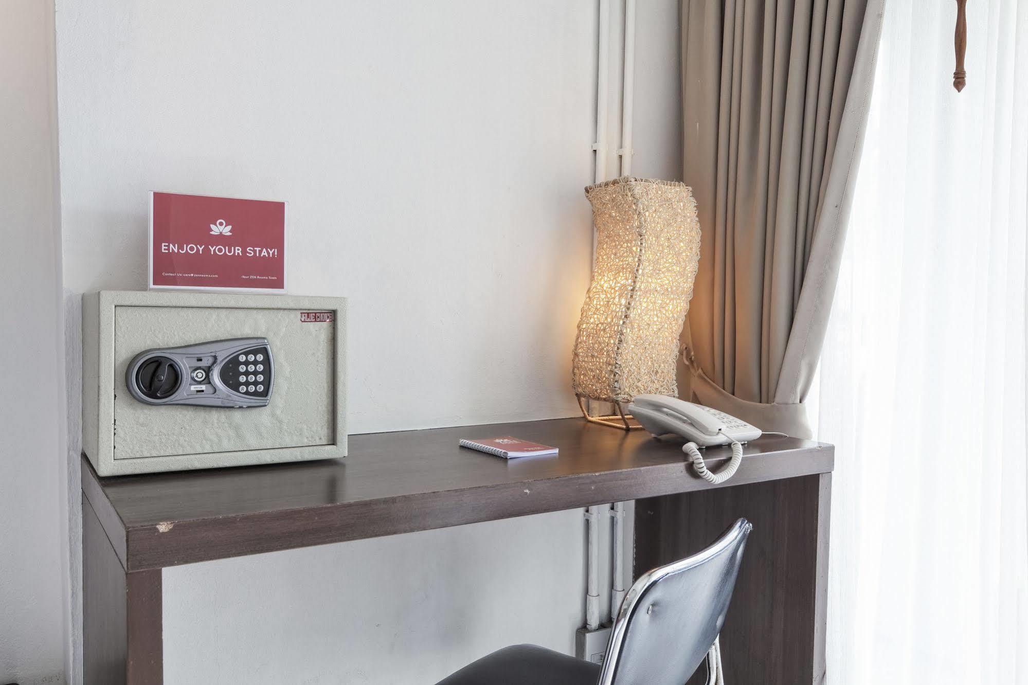 Zen Rooms Basic Nanai Phuket Patong Exterior foto