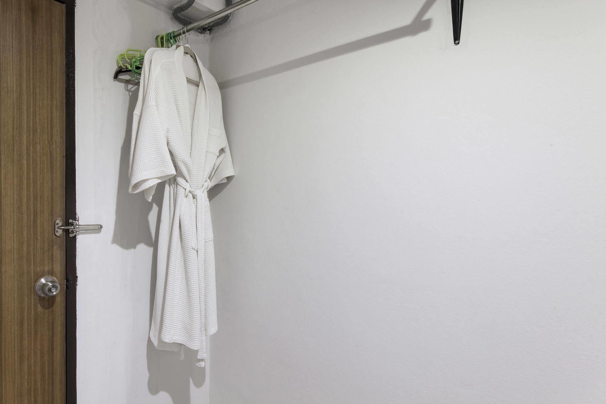 Zen Rooms Basic Nanai Phuket Patong Exterior foto