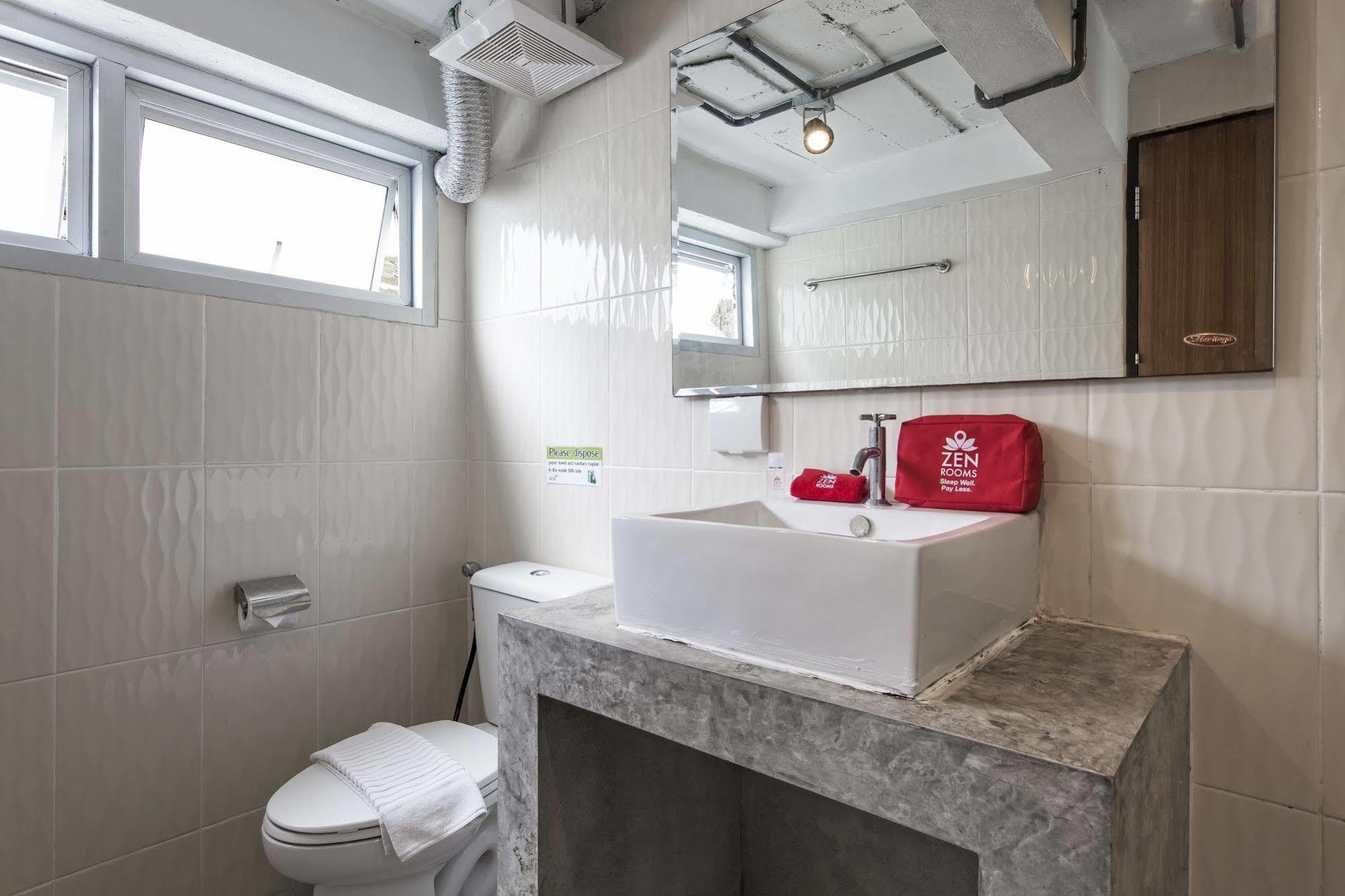 Zen Rooms Basic Nanai Phuket Patong Exterior foto